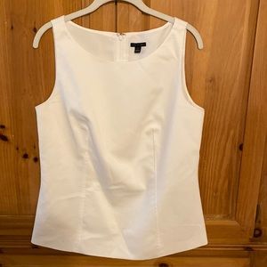 Ann Taylor sleeveless blouse size 10. NWOT